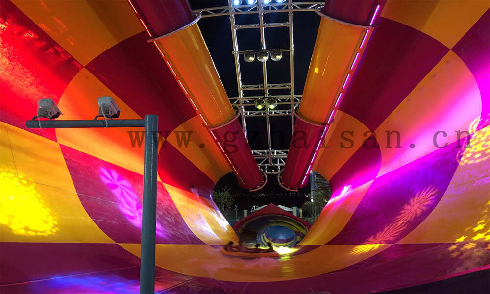 水上滑梯乐园，畅享刺激与快乐